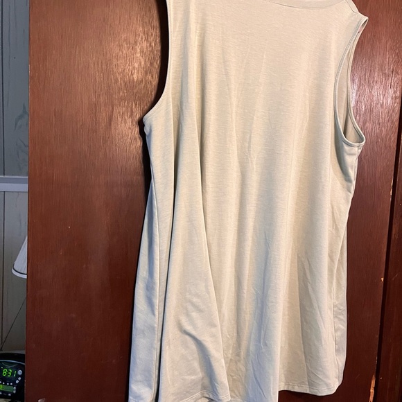 Lularoe tank - Picture 4 of 4
